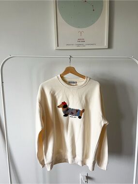 Aelfric Eden Cream Crewneck Sweatshirt with Embroidered Dachshund